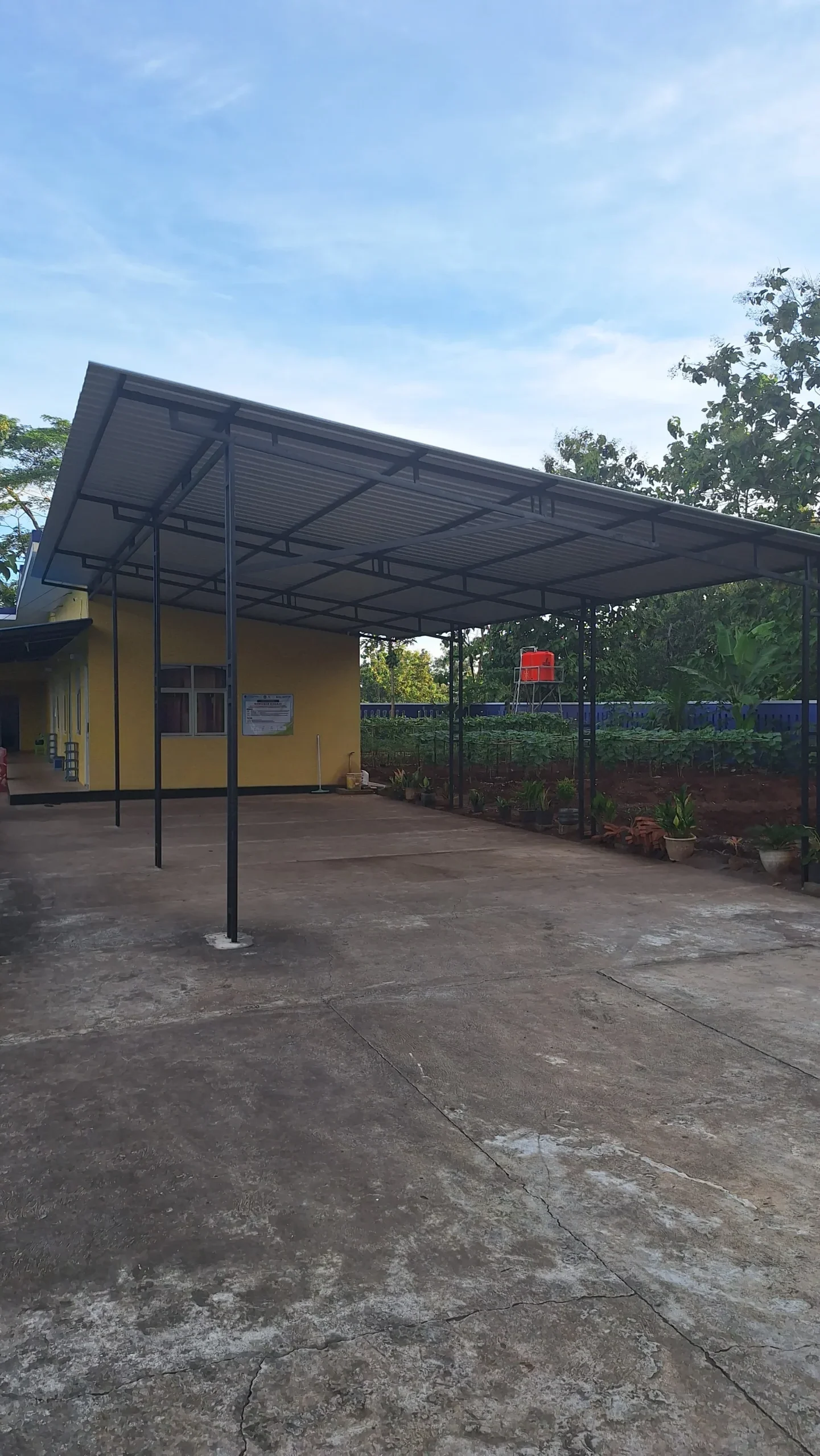 Parking Area (Area Parkir)
